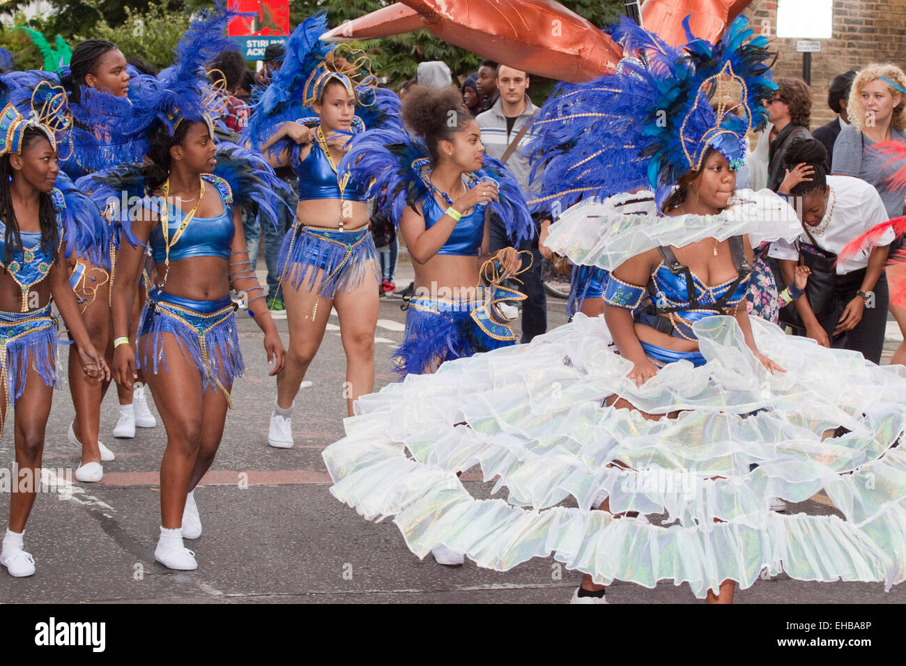Ballerini al 2014 Carnevale di Hackney Foto Stock