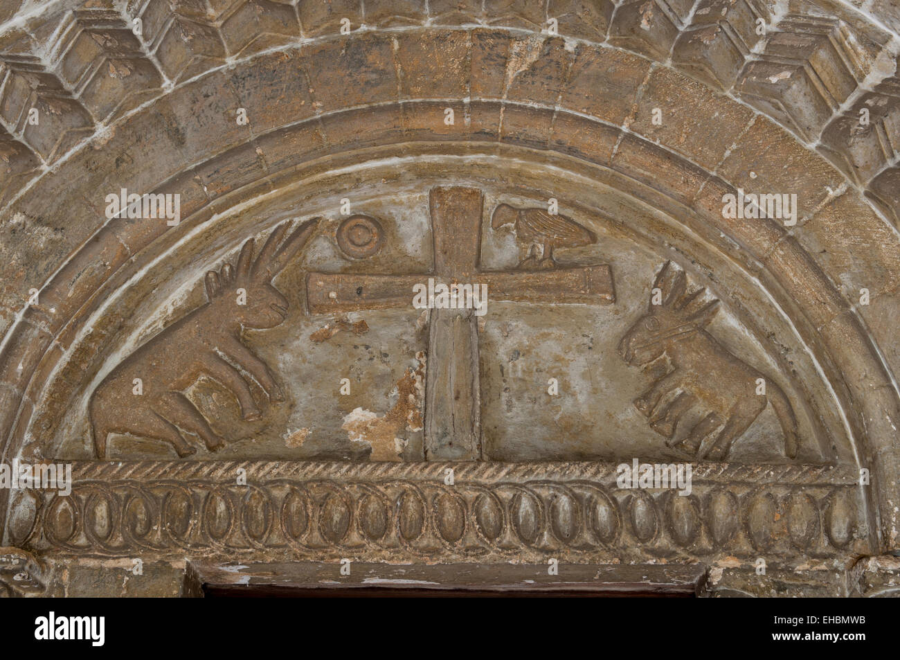 Timpano sopra la porta sud, Chiesa di S. Giovanni Battista, Beckford, Worcestershire, England, Regno Unito Foto Stock