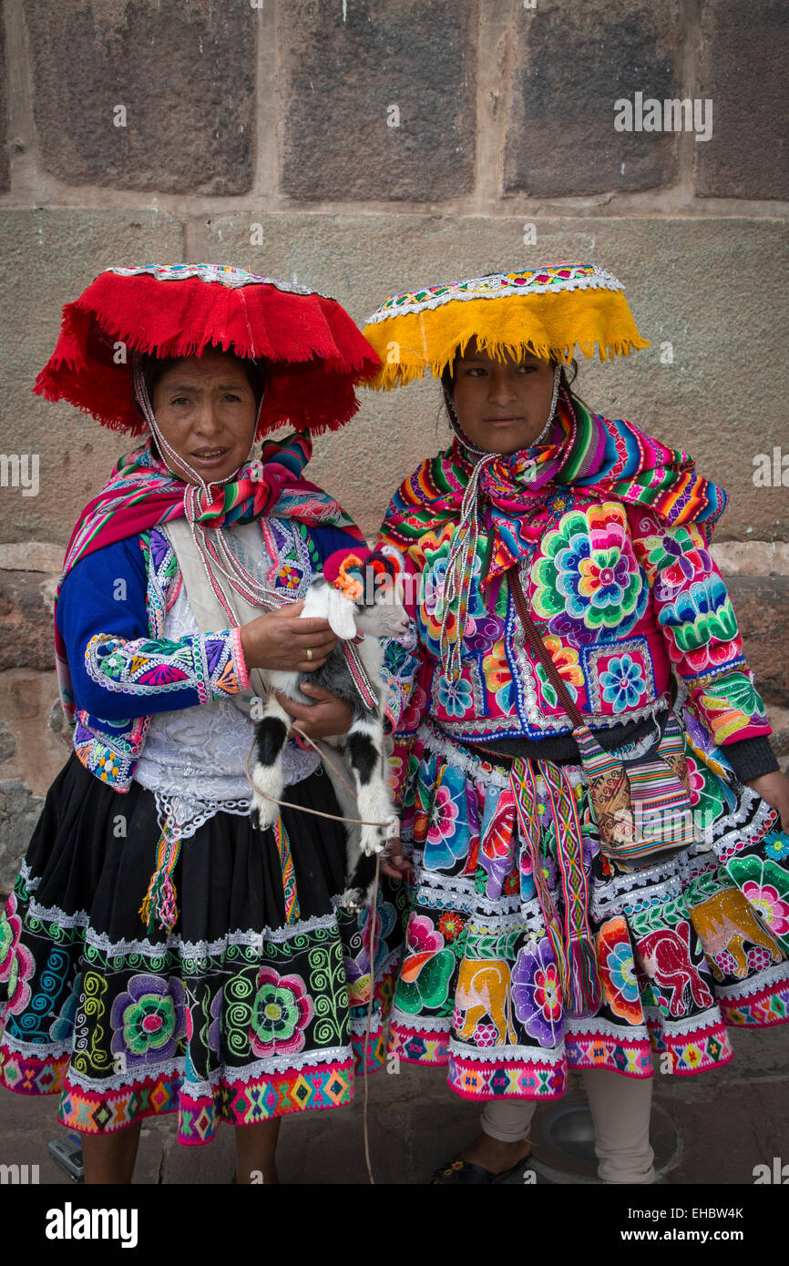 Le donne quechua, abito tradizionale, Cusco, Provincia di Urubamba, Perù, inca, Inca Foto Stock
