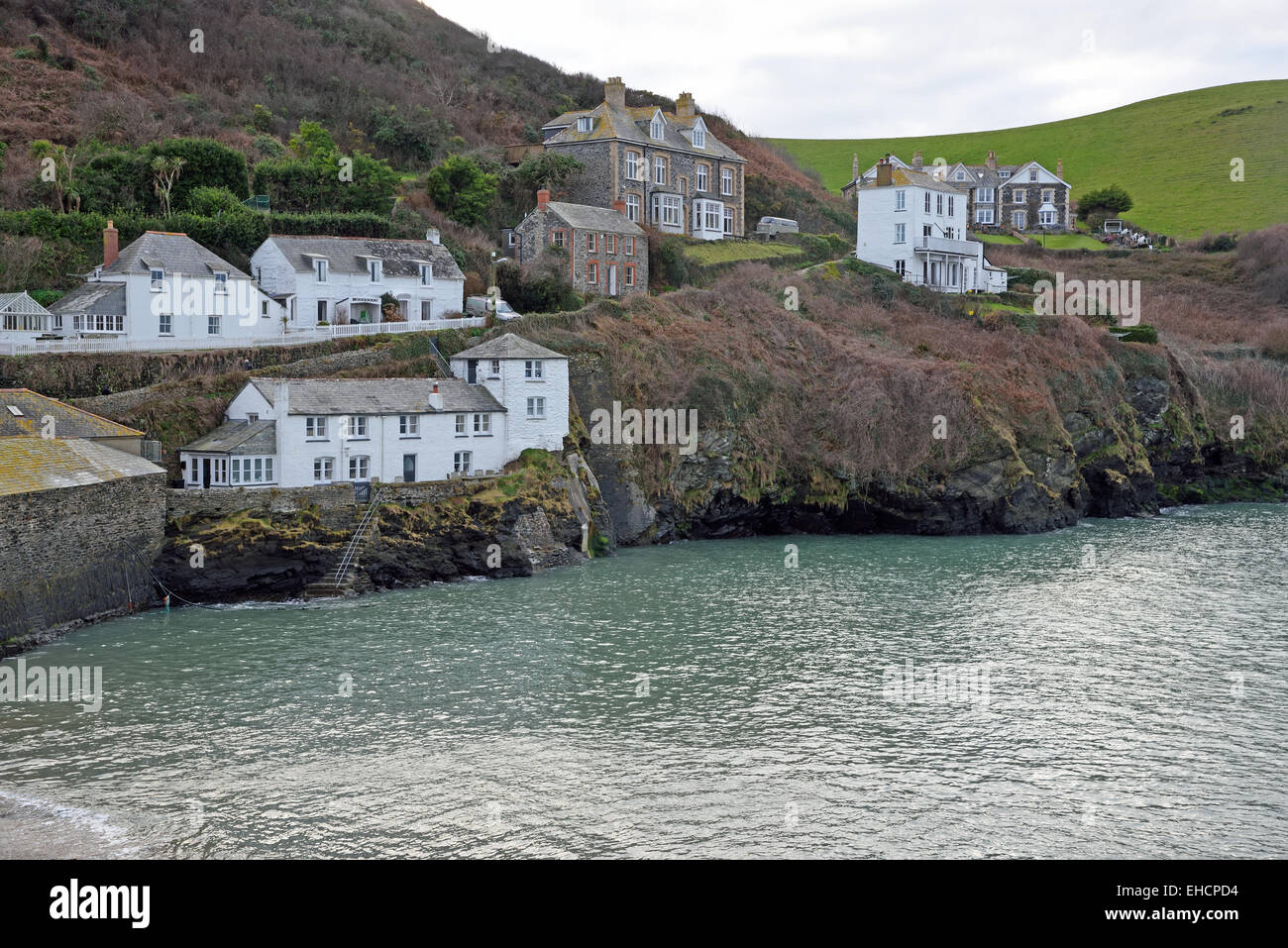 Roscarrock Hill, Port Isaac, Cornwall, Regno Unito. Il cottage in centro è stata utilizzata come Doc Martin's home nella serie TV Foto Stock