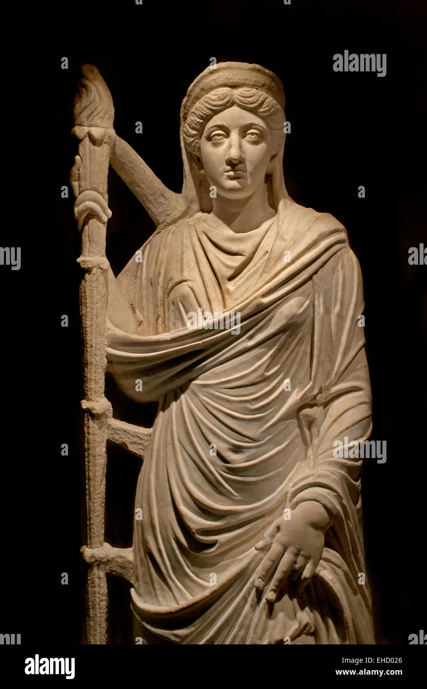 Lucilla, moglie dell'imperatore Lucius Verus, rappresentò come dea. 150-200 DC materiale: marmo trovato a: Bulla Regia collezione: Musée National du Bardo, Tunesia Carthage Phoenicia - Tunisia (città commerciale fenicia nel Nord Africa capitale dell'Impero Cartaginese ) Foto Stock