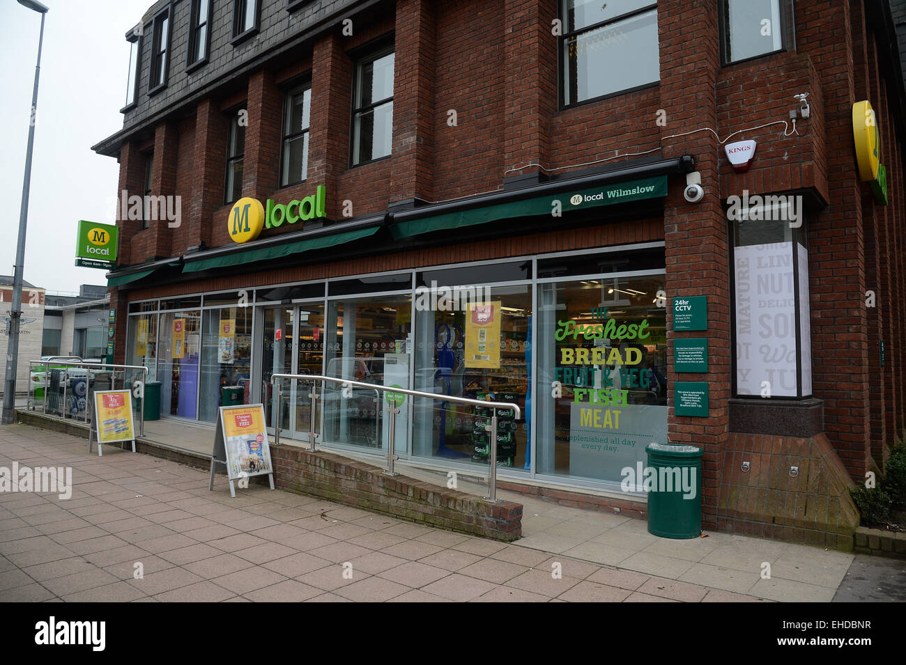 Morrisons Local Convenience Store in Wilmslow, Cheshire, Inghilterra, Regno Unito Foto Stock