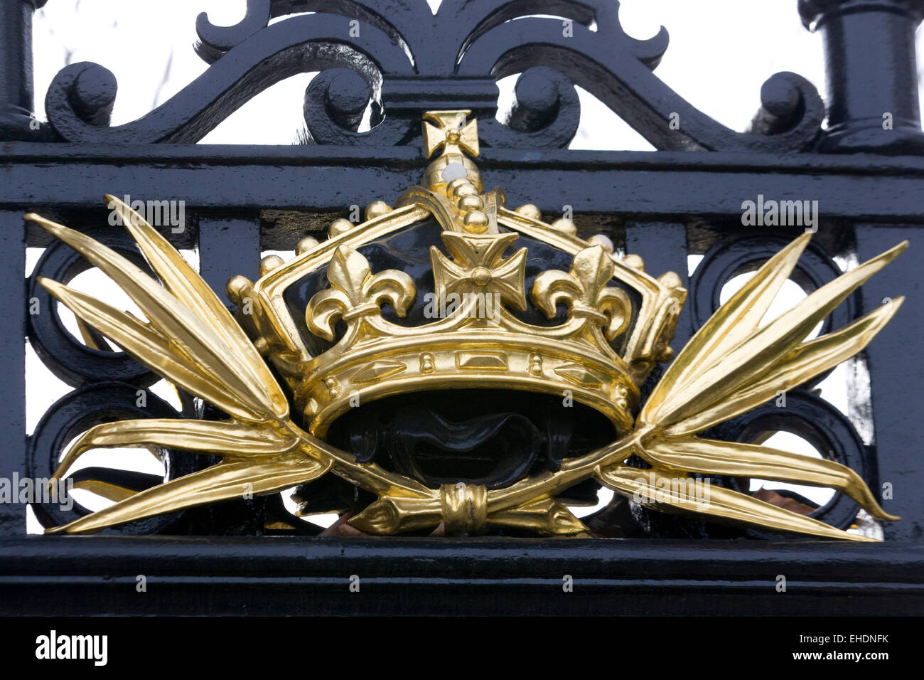 Cancelli di Buckingham Palace Inghilterra Foto Stock
