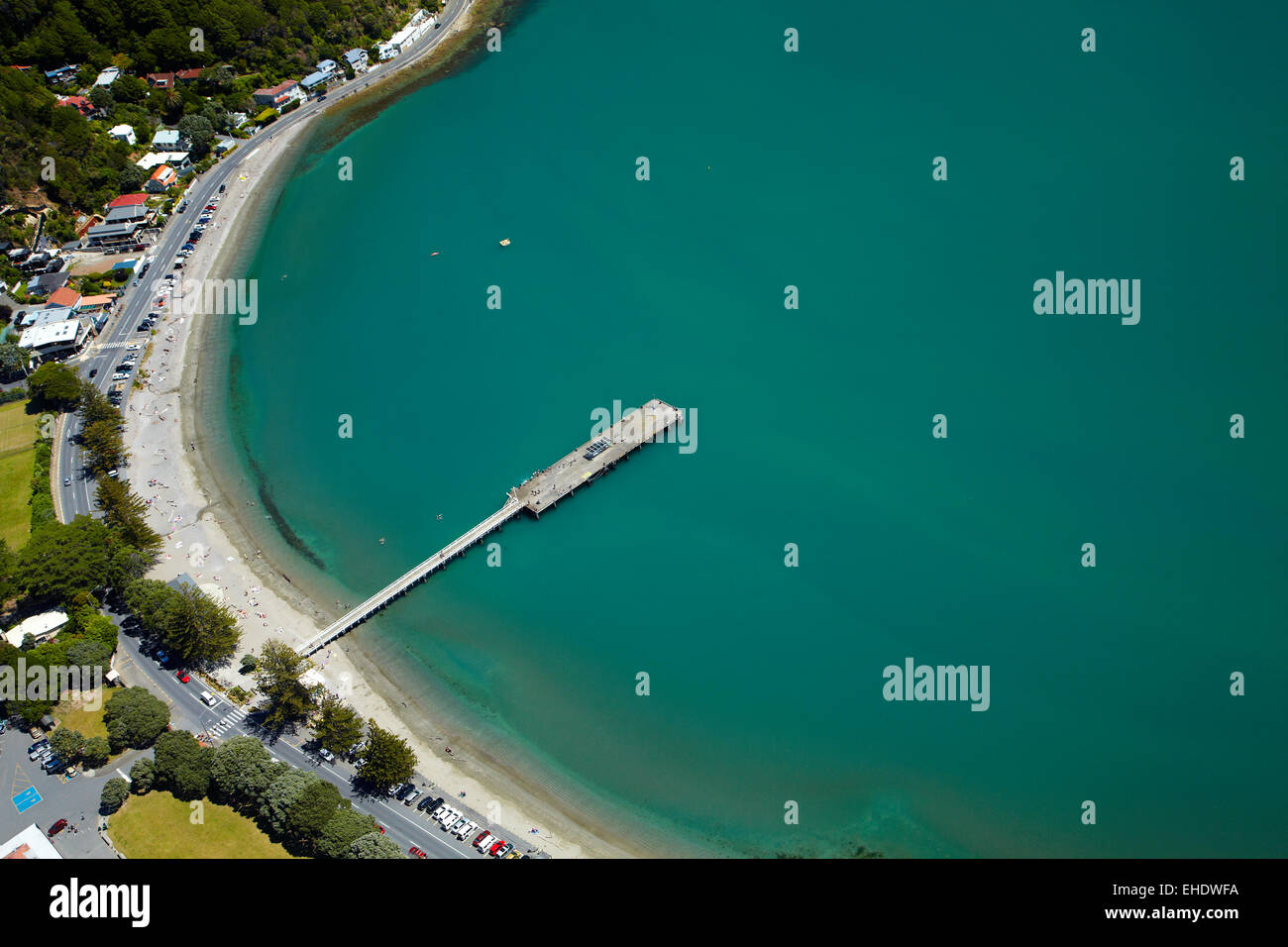 Jetty, Giorni Bay, Eastbourne e porto di Wellington, Wellington, Isola del nord, Nuova Zelanda - aerial Foto Stock