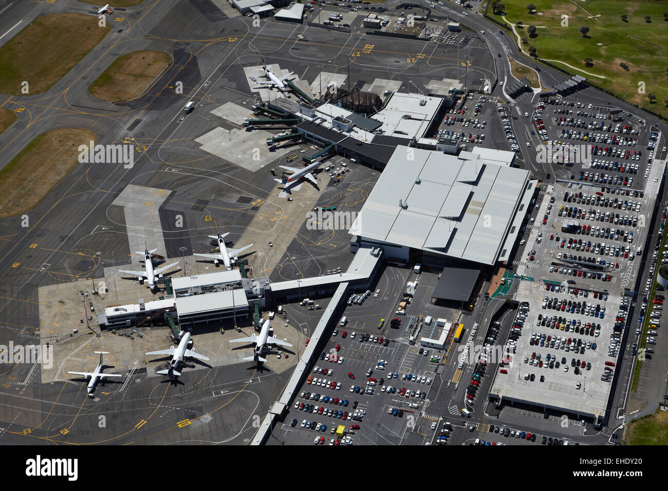Aerei al terminal passeggeri, Wellington International Airport, Wellington, Isola del nord, Nuova Zelanda - aerial Foto Stock