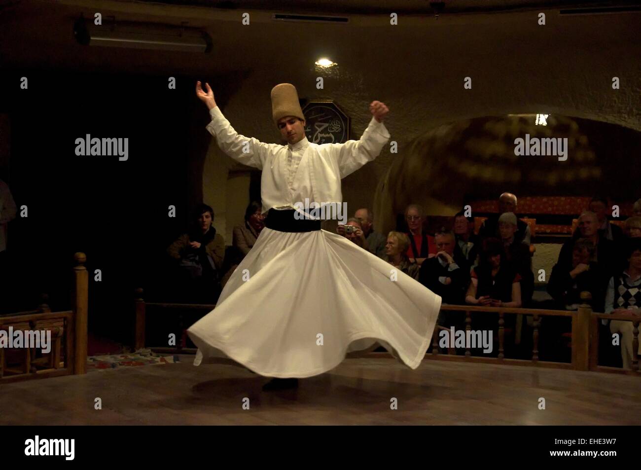 Derwisch a Konya, danza Dervish Foto Stock