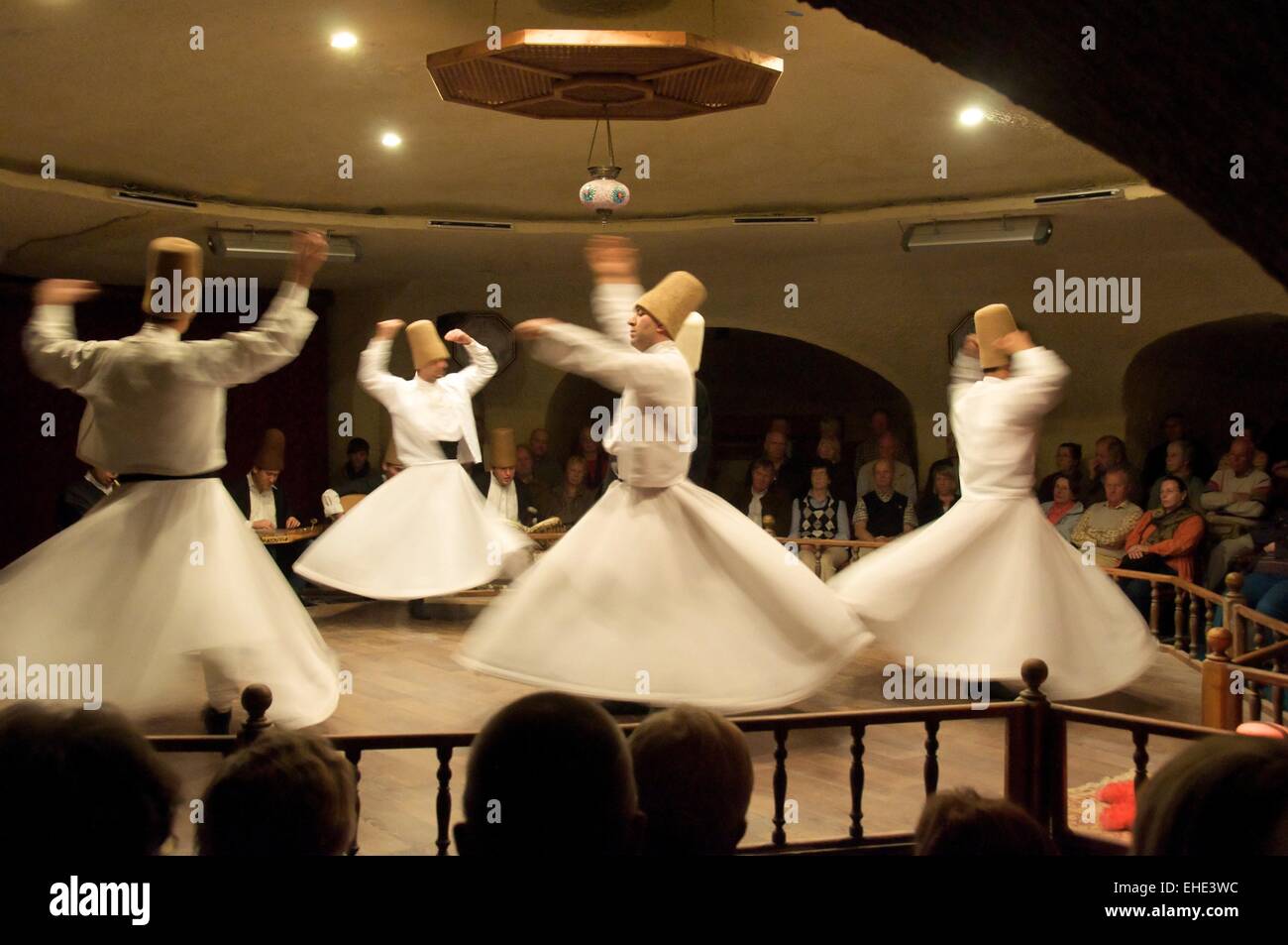 Derwische a Konya, danza Dervish Foto Stock