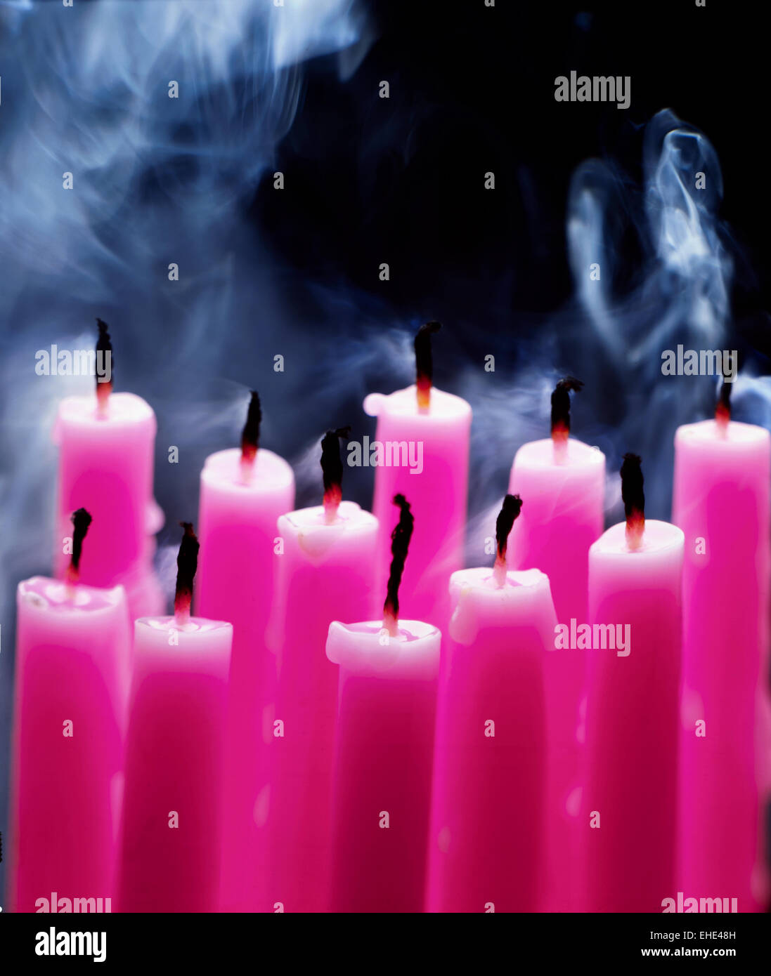 Compleanno di candele e di fumo Foto Stock
