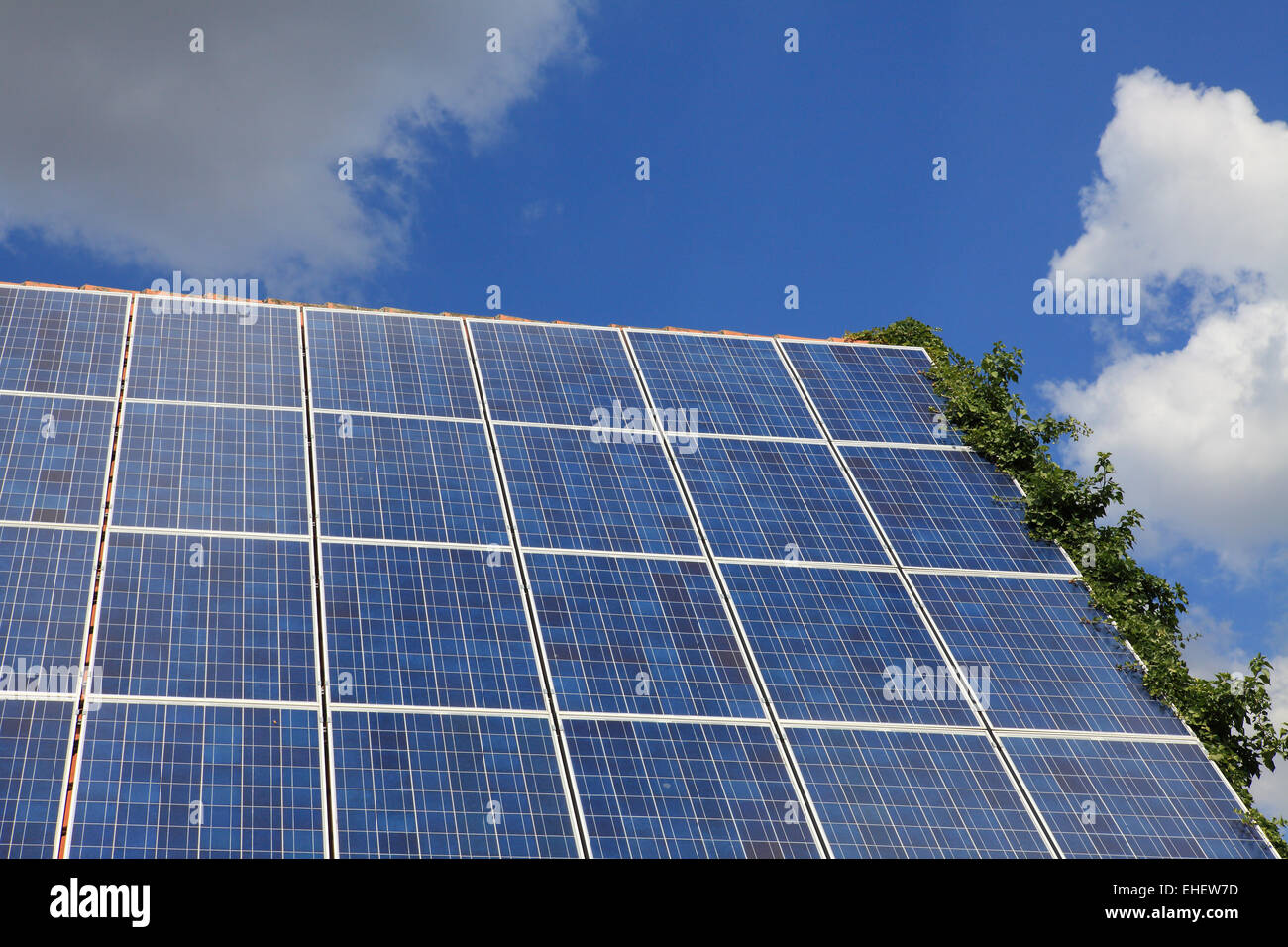 Impianto solare sul tetto Foto Stock