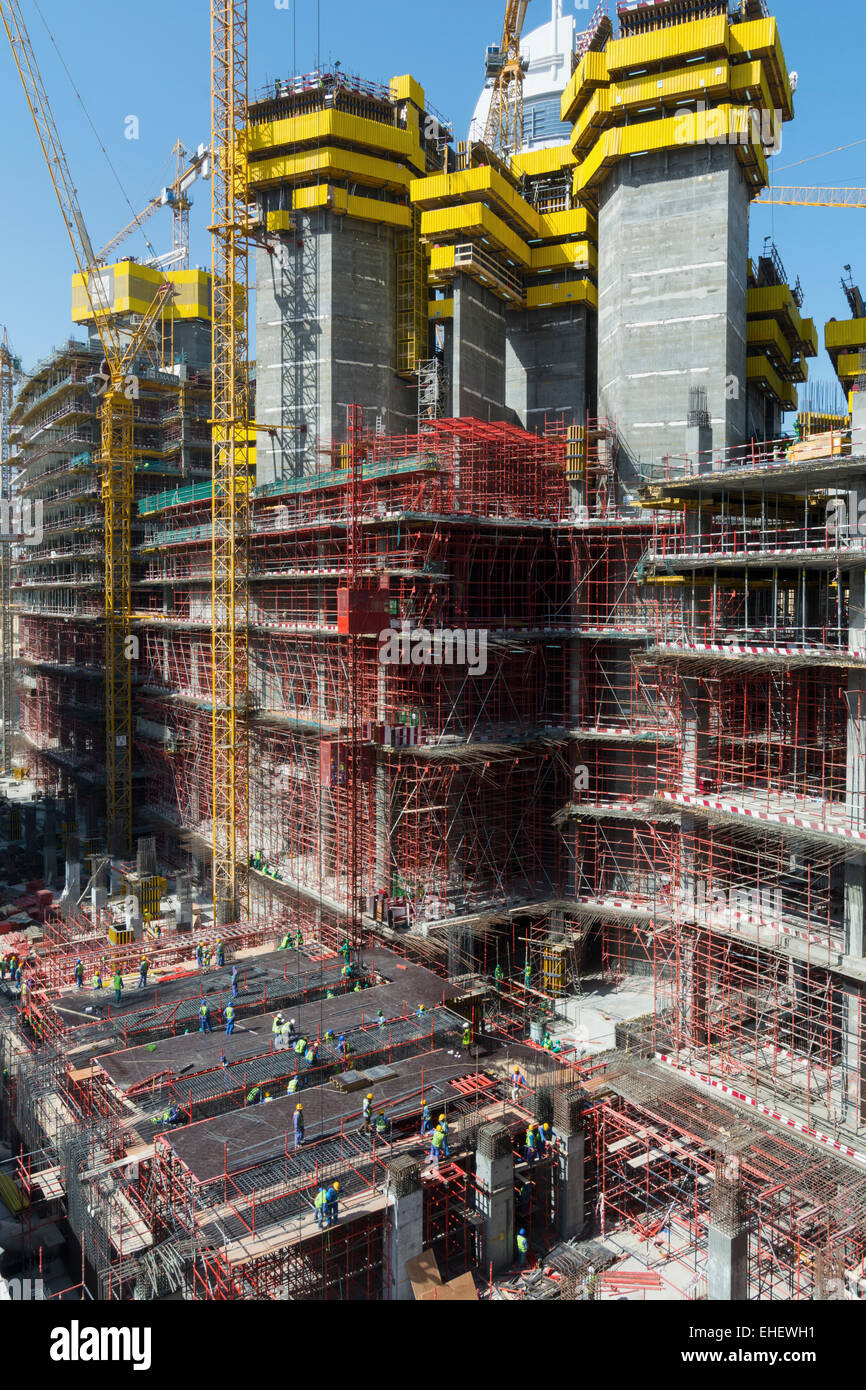 Sito in costruzione di alto grattacielo appartamento Tower a Dubai Emirati Arabi Uniti Foto Stock