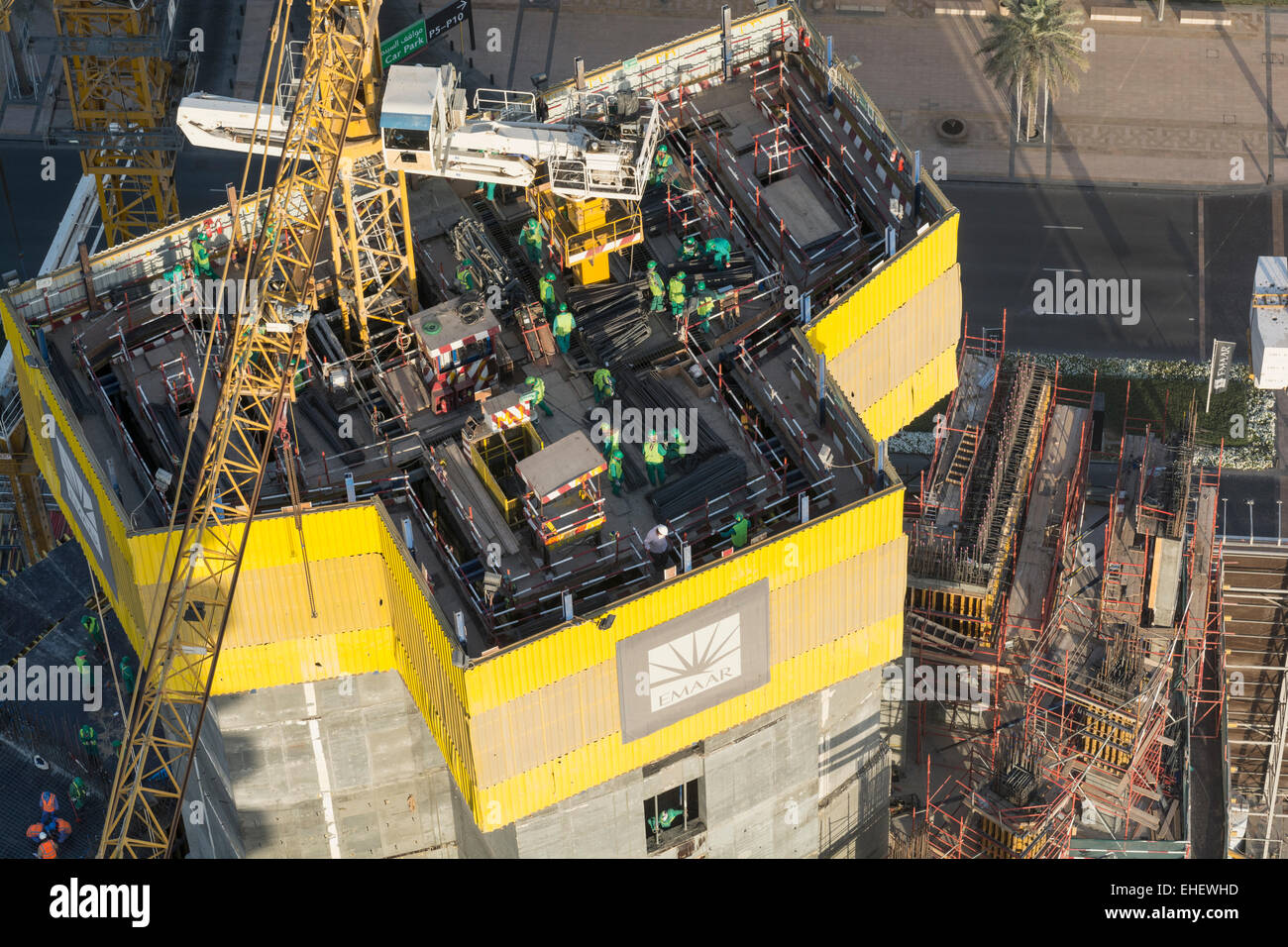 Sito in costruzione di alto grattacielo appartamento Tower a Dubai Emirati Arabi Uniti Foto Stock