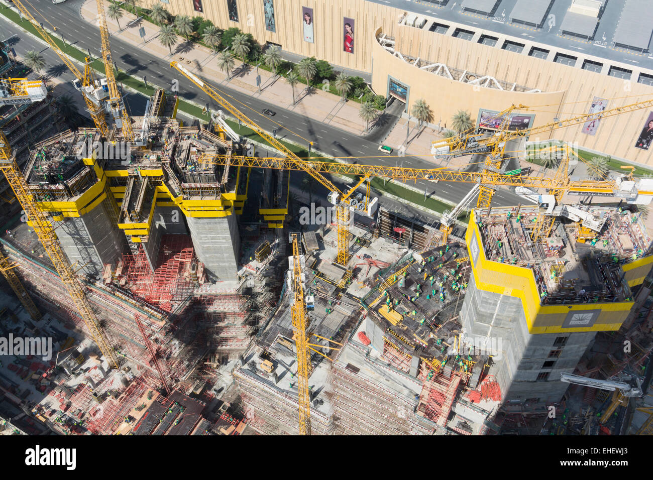 Sito in costruzione di alto grattacielo appartamento Tower a Dubai Emirati Arabi Uniti Foto Stock