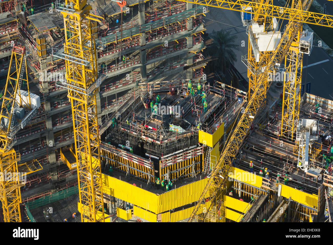 Sito in costruzione di alto grattacielo appartamento Tower a Dubai Emirati Arabi Uniti Foto Stock