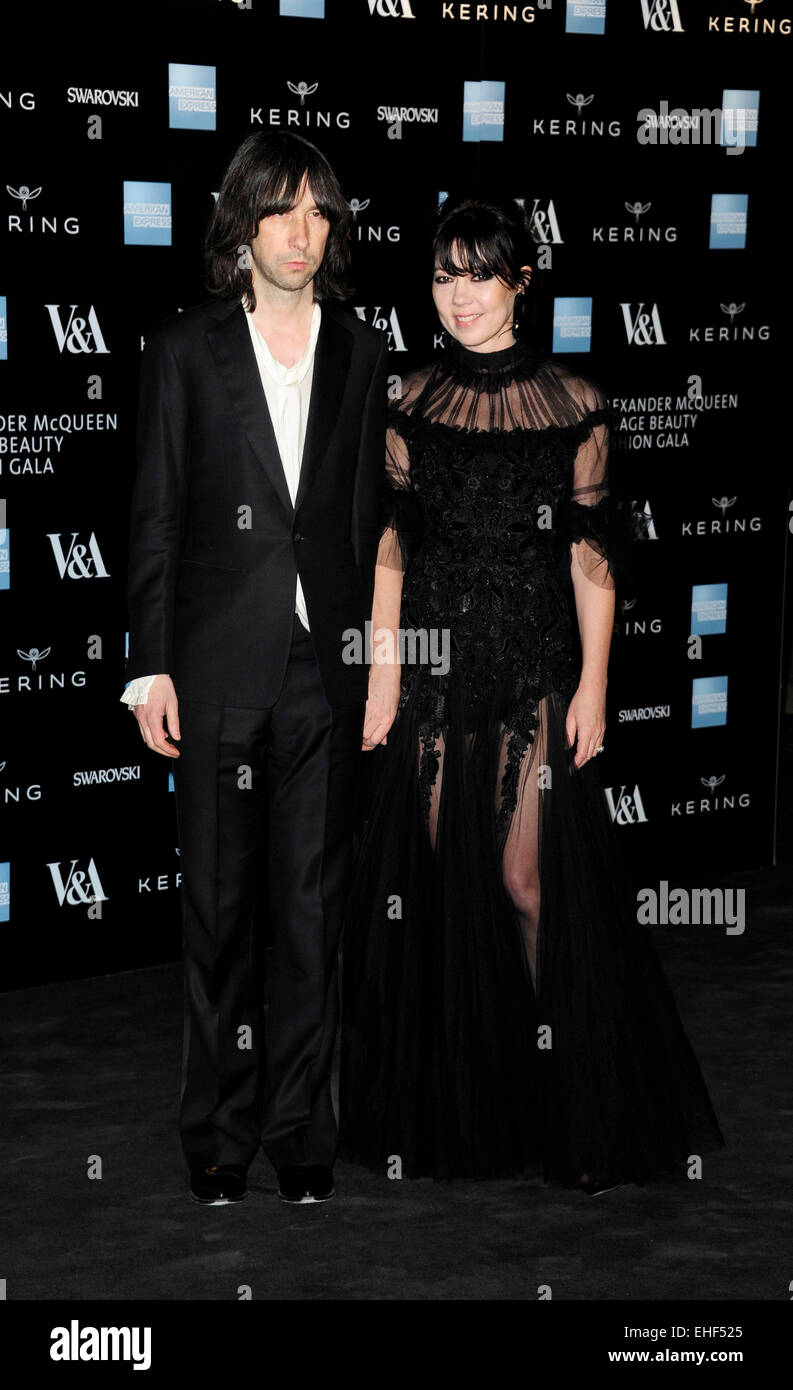 Londra, Regno Unito. Xii marzo, 2015. Kate Inghilterra, Bobby Gillesple frequentare Alexander McQueen ; selvaggia bellezza al V & A Museum London12th marzo2015 Credit: Peter Phillips/Alamy Live News Foto Stock