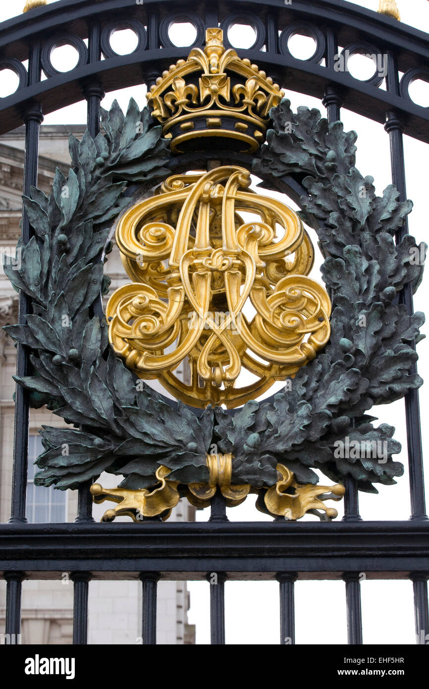Cancelli di Buckingham Palace Inghilterra Foto Stock