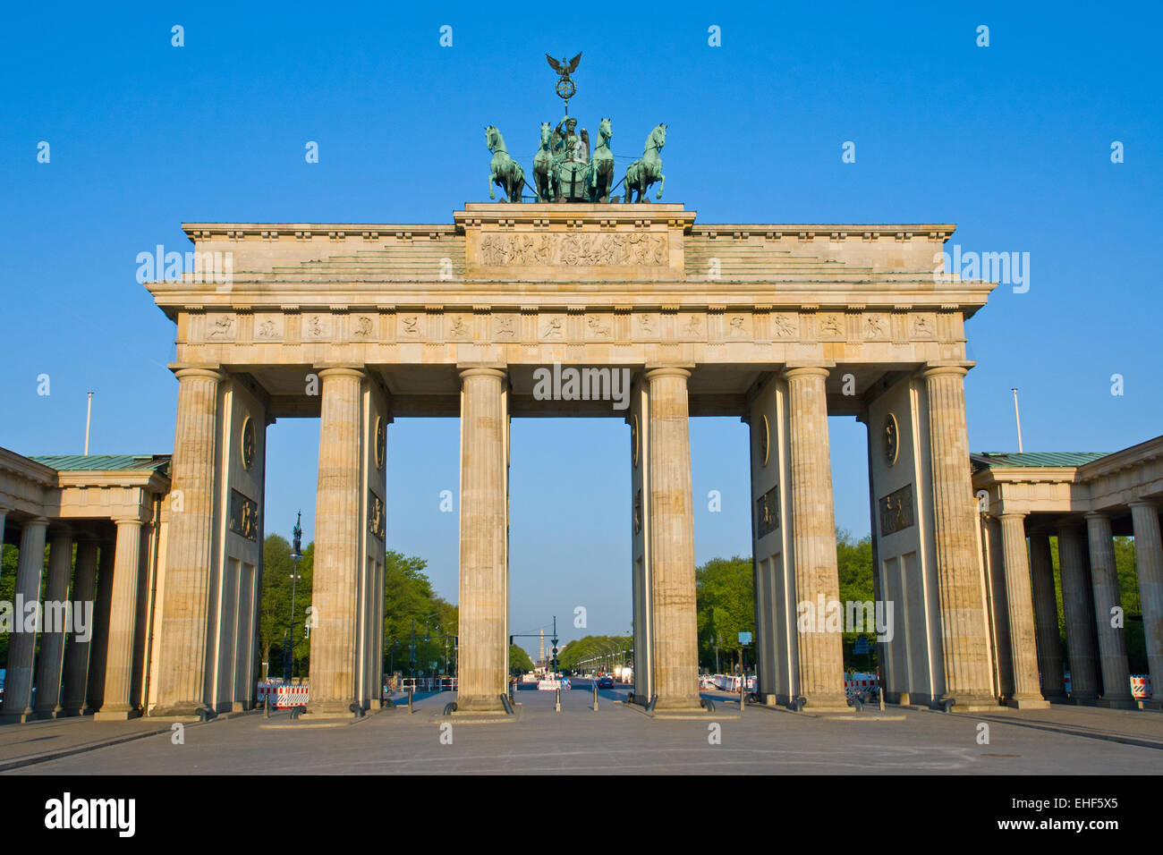 Brandenburger Tor al mattino presto sun Foto Stock