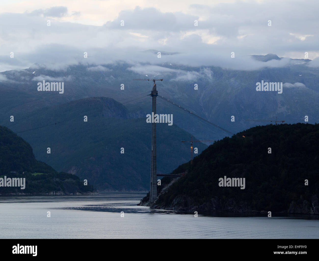 Ponte sul fiordo Foto Stock