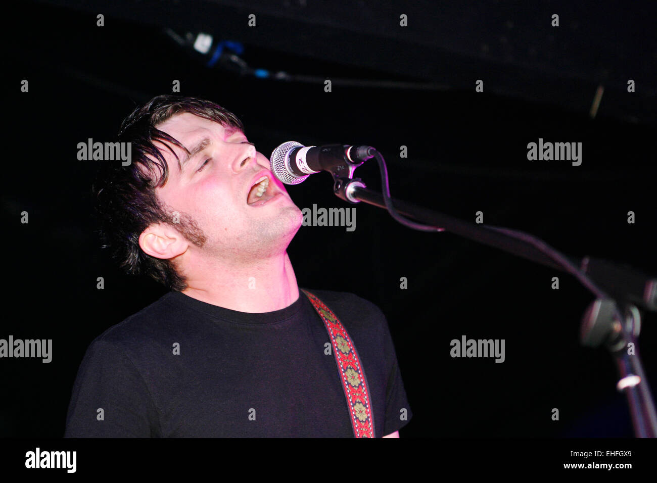 La ciliegia cade dal vivo sul palco XFM presso la croce TDK Festival centrale di Londra. Foto Stock