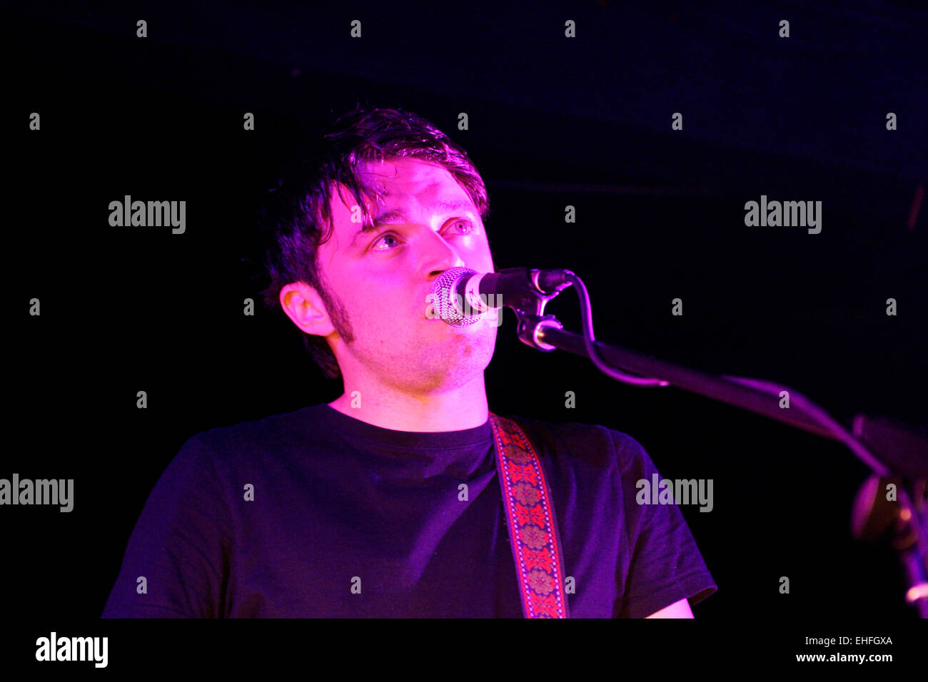 La ciliegia cade dal vivo sul palco XFM presso la croce TDK Festival centrale di Londra. Foto Stock