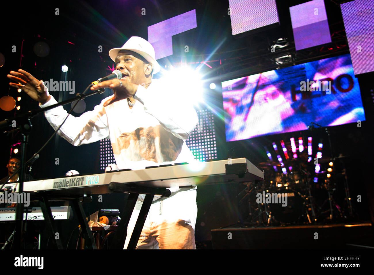 Roy Ayers dal vivo sul palco a Hero2Hero gig allo Shepherds Bush Empire di Londra. Foto Stock