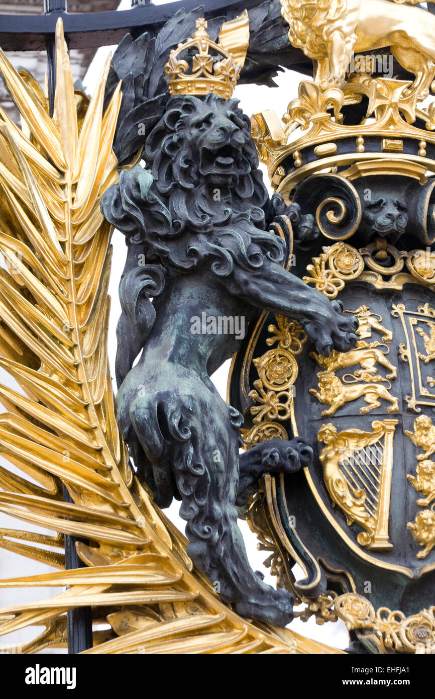 Cancelli di Buckingham Palace Inghilterra Foto Stock