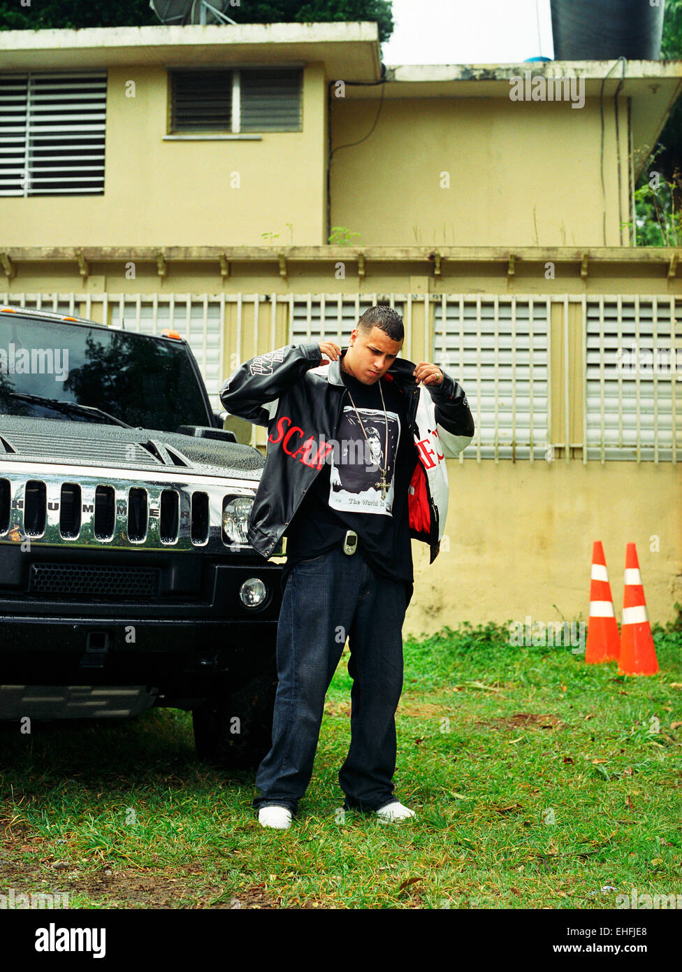 Ritratto di Nicky Jam al di fuori della Pina Records Studio in Puerto Rico. Foto Stock