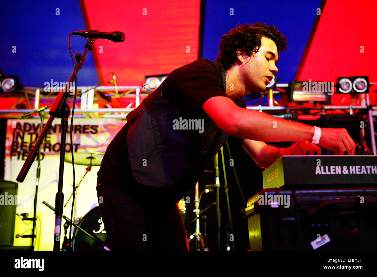 Matteo Cari vivono nel campo giorni del festival nel Parco Victoria di Londra. Foto Stock