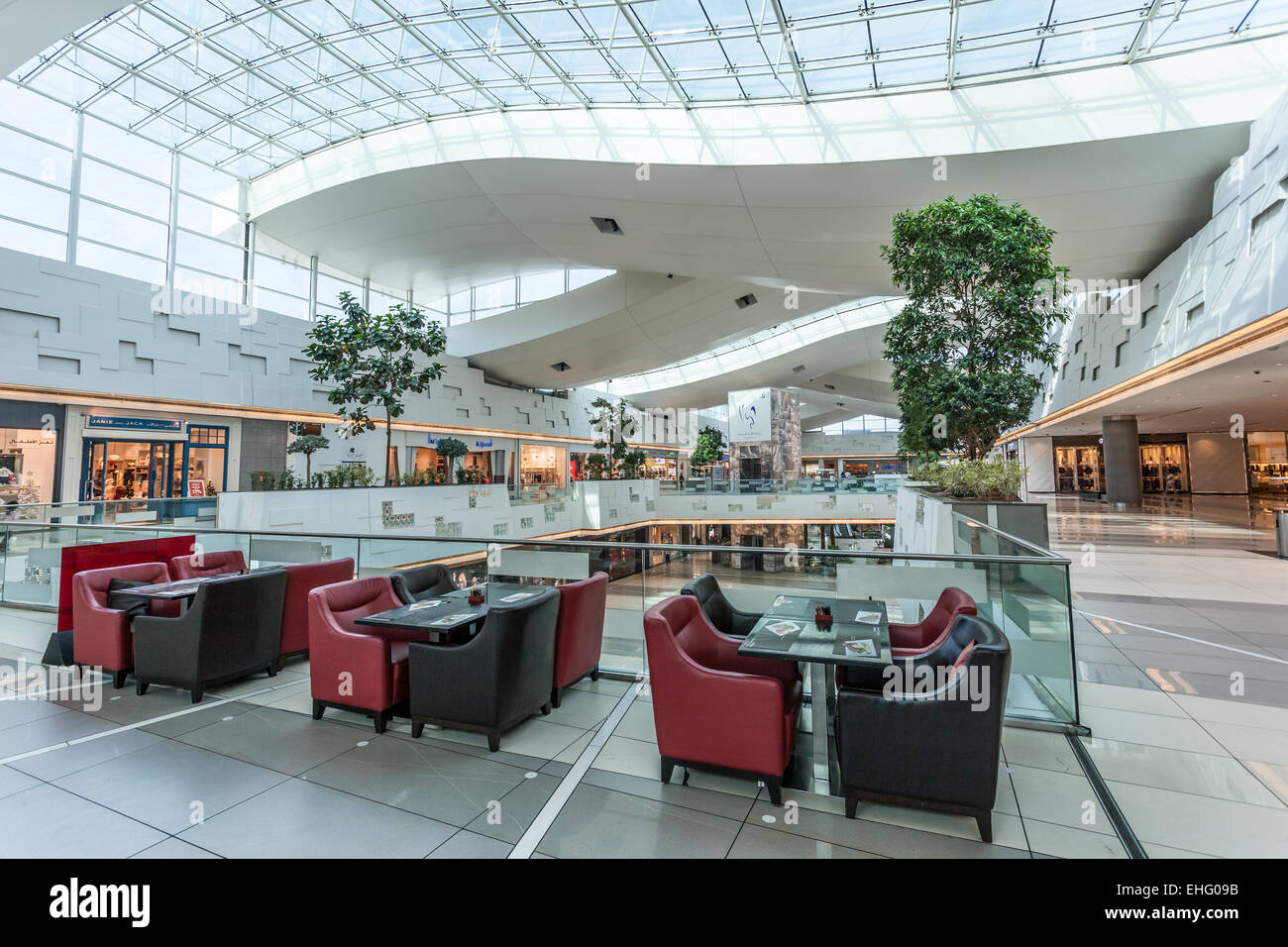 Interno del Avenue Mall in Kuwait. Dicembre 10, 2014 in Kuwait City, Medio Oriente Foto Stock