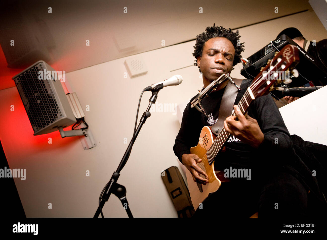 Muntu Valdo vivere allâ ICA di Londra il 29 novembre 2008. Foto Stock