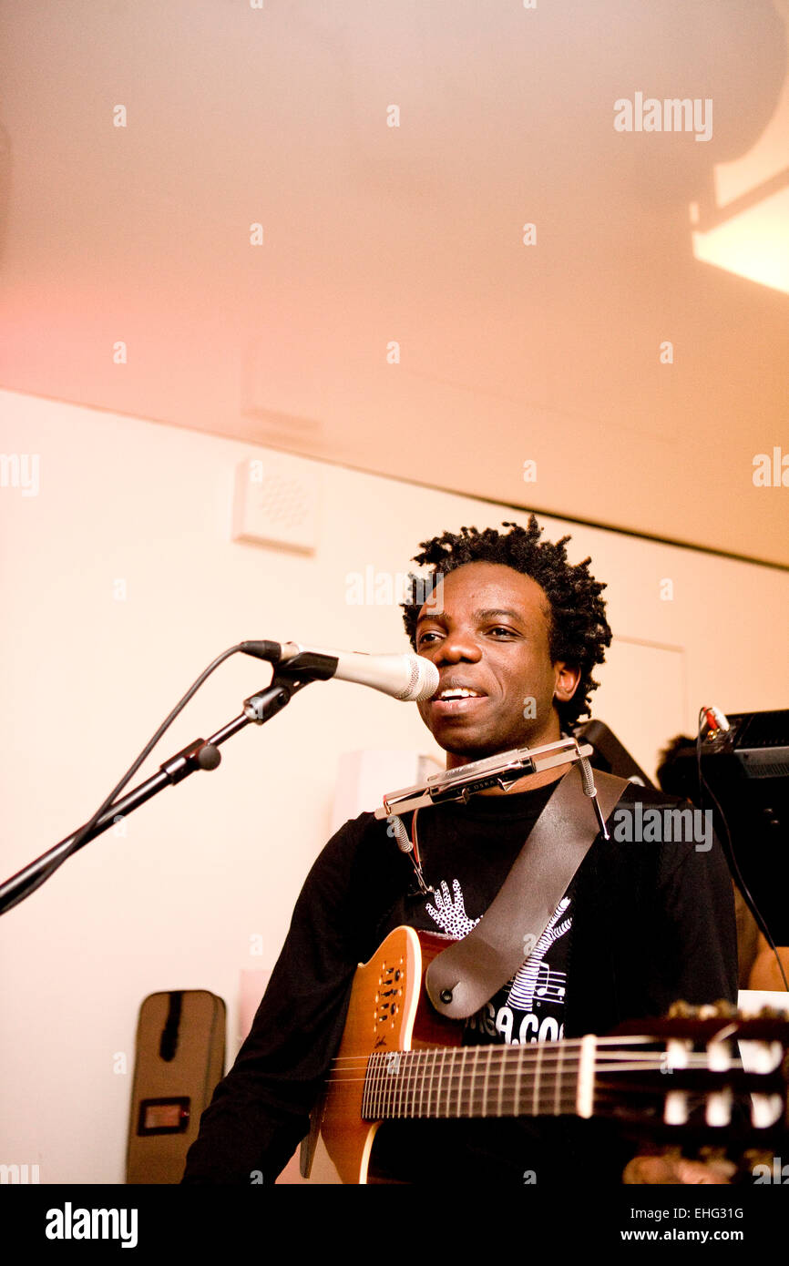 Muntu Valdo vivere allâ ICA di Londra il 29 novembre 2008. Foto Stock