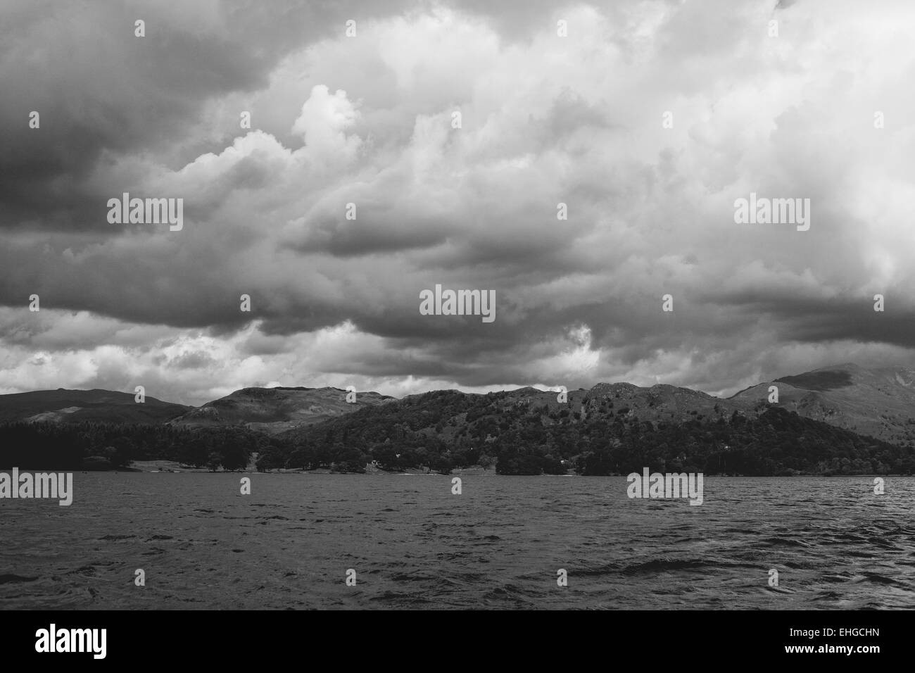 Viste dalla barca sul Lago di Windermere Foto Stock