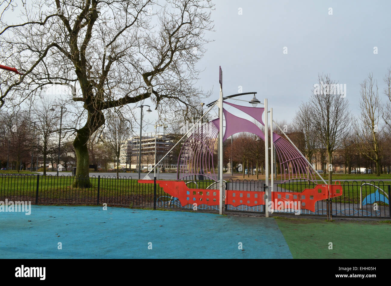 Nave scultura entrata al parco giochi su Glasgow Green Foto Stock