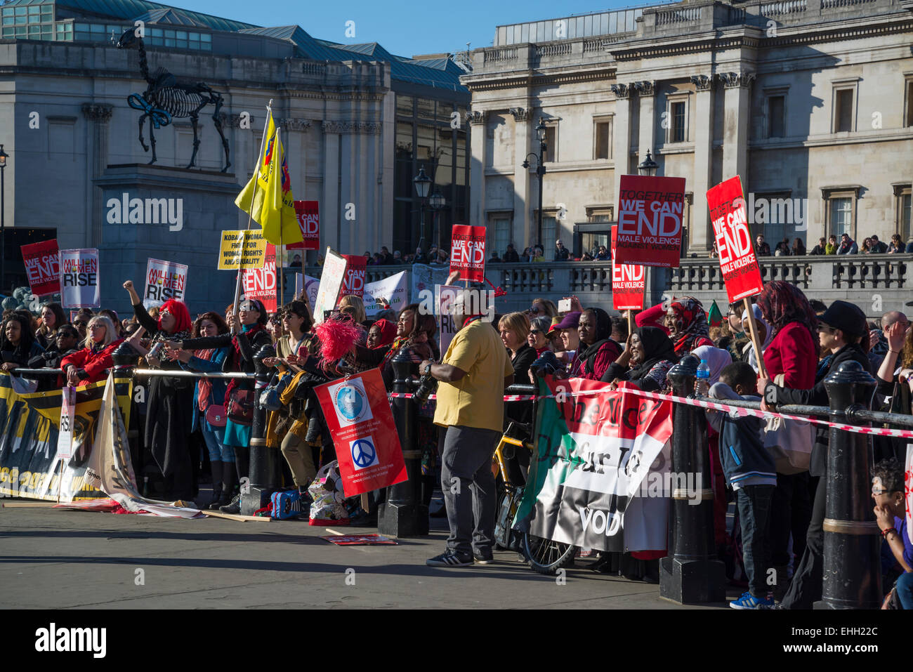 Milioni di donne marzo rally a Trafalgar Square, Londra, 7 marzo 2015, Regno Unito Foto Stock