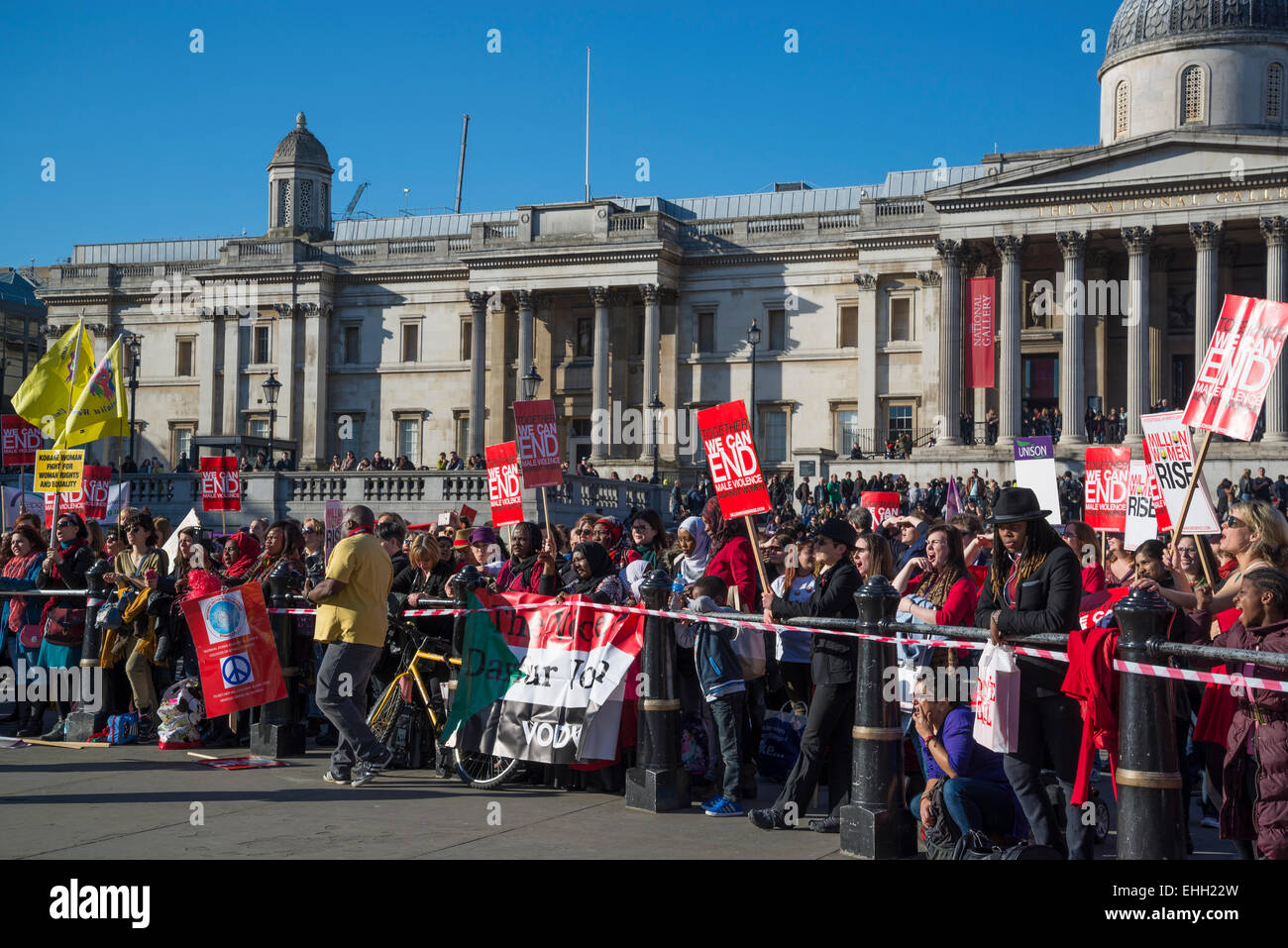 Milioni di donne marzo rally a Trafalgar Square, Londra, 7 marzo 2015, Regno Unito Foto Stock