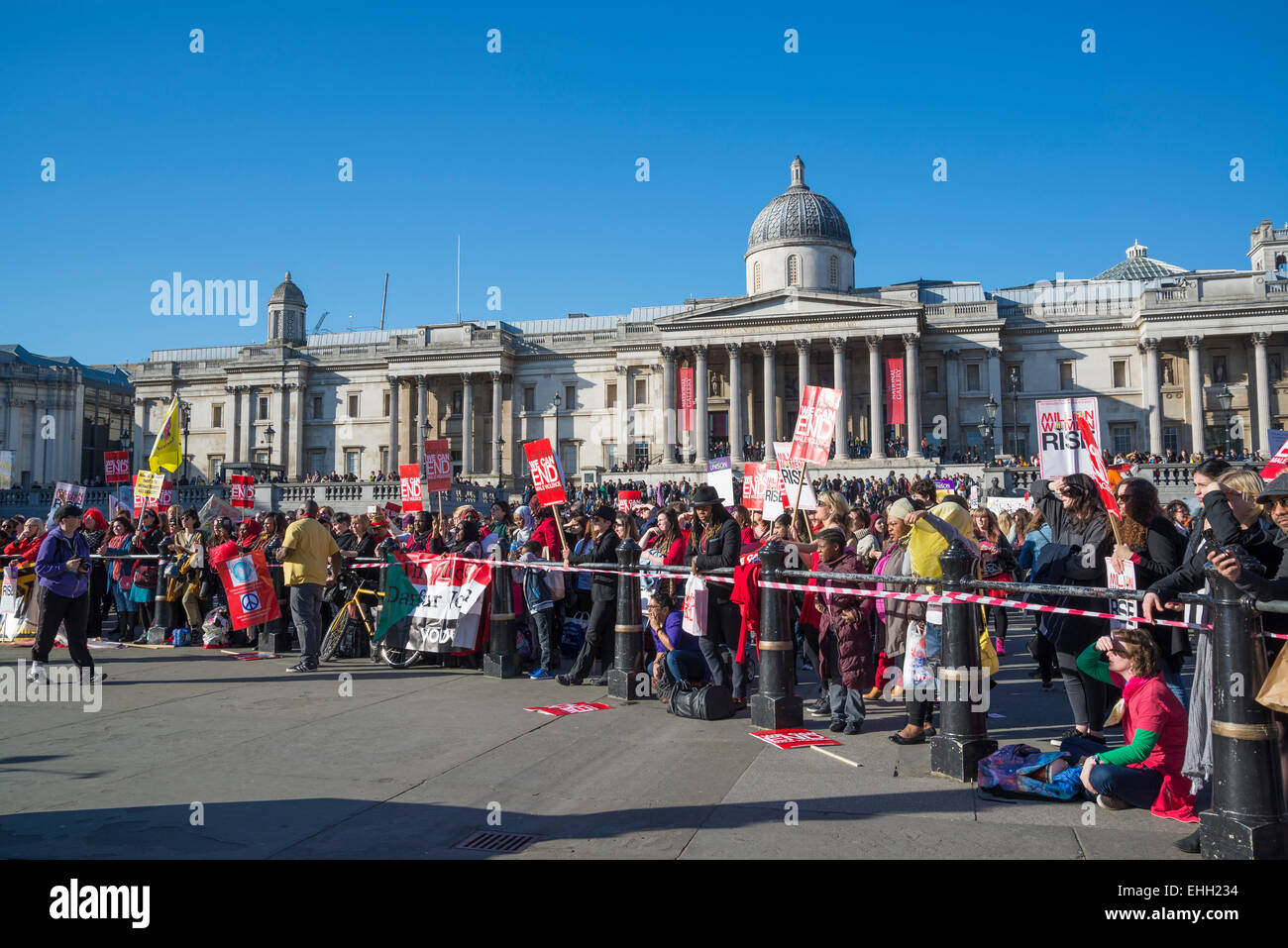 Milioni di donne marzo rally a Trafalgar Square, Londra, 7 marzo 2015, Regno Unito Foto Stock