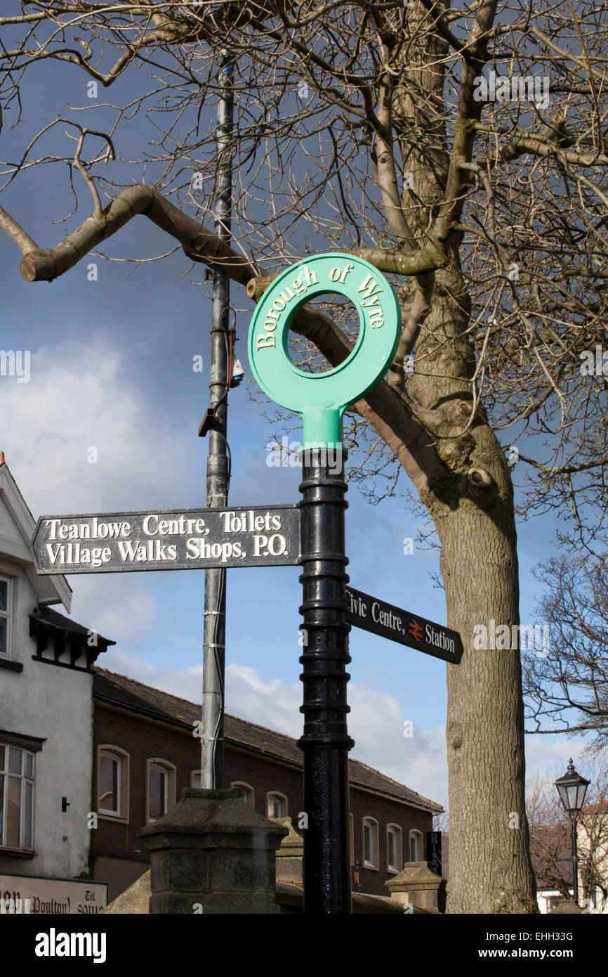 Borough di Wyre street segno e finger-post segnaletica, Lancashire, Regno Unito Foto Stock