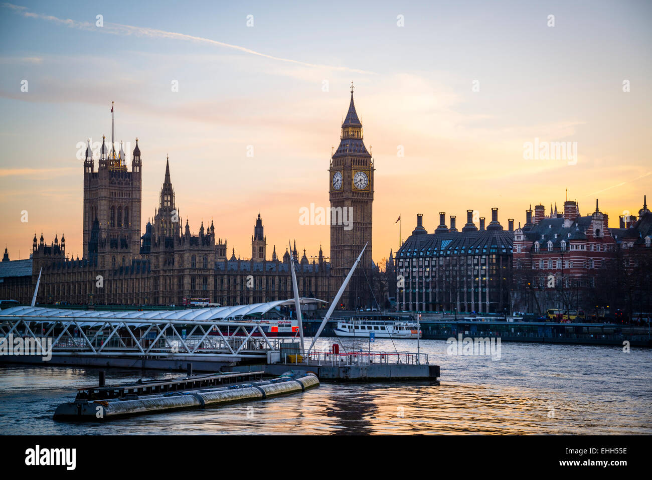 Il Big Ben e le case del Parlamento al crepuscolo, London, England, Regno Unito Foto Stock