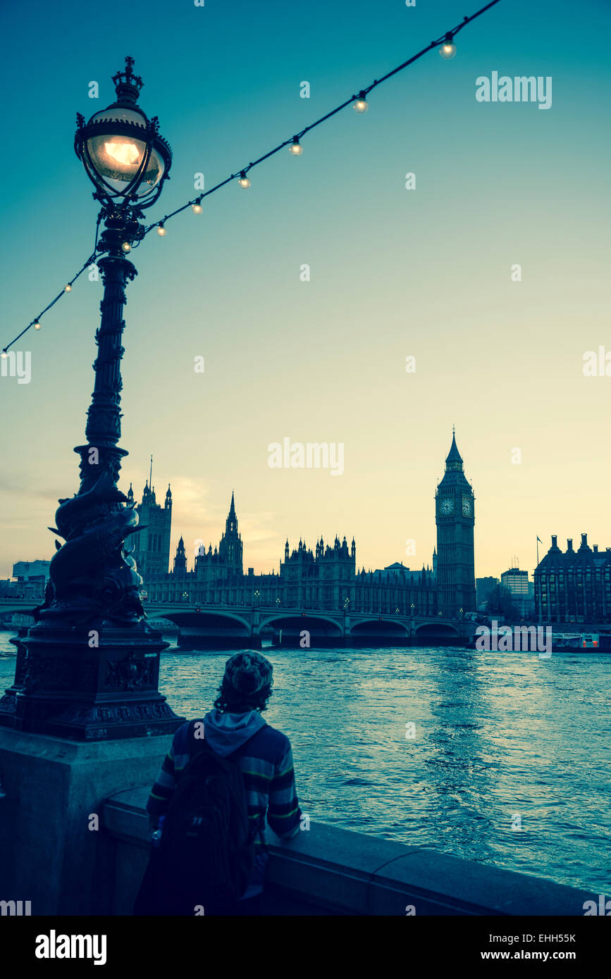 Il Big Ben e le case del Parlamento al crepuscolo, London, England, Regno Unito Foto Stock