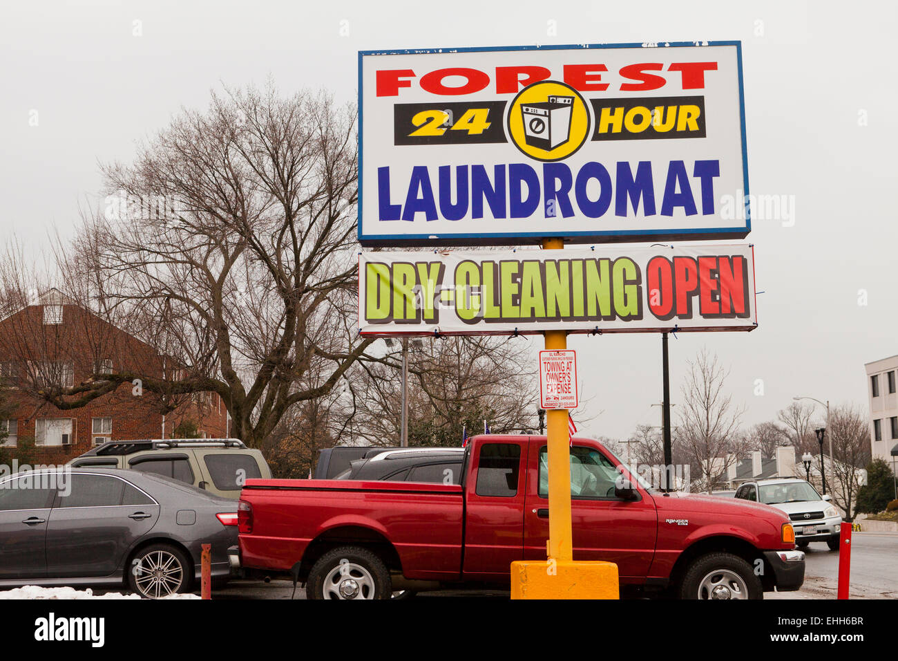 24 Ora segno Laundromat - USA Foto Stock