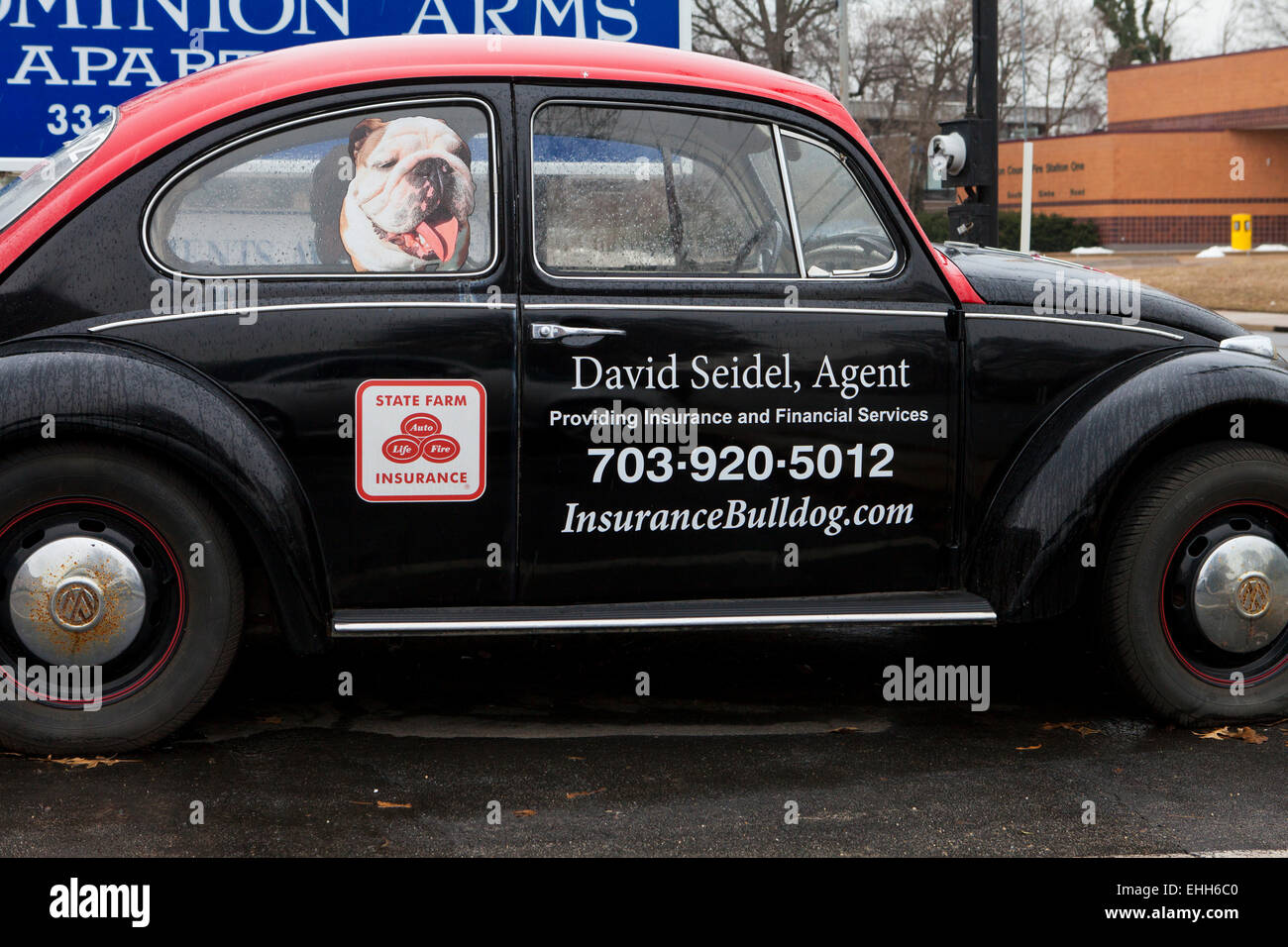 State Farm Insurance agent annuncio su VW 1970s vintage beetle - Virginia STATI UNITI D'AMERICA Foto Stock