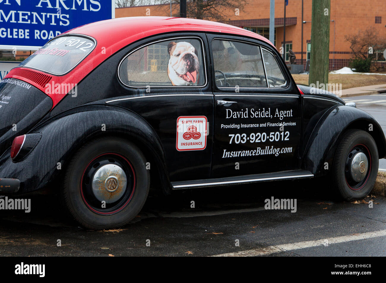 State Farm Insurance agent annuncio su VW 1970s vintage beetle - Virginia STATI UNITI D'AMERICA Foto Stock