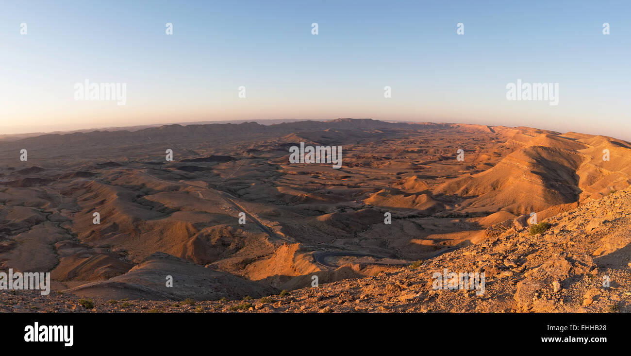 Grande cratere nel deserto del Negev, Israele Foto Stock