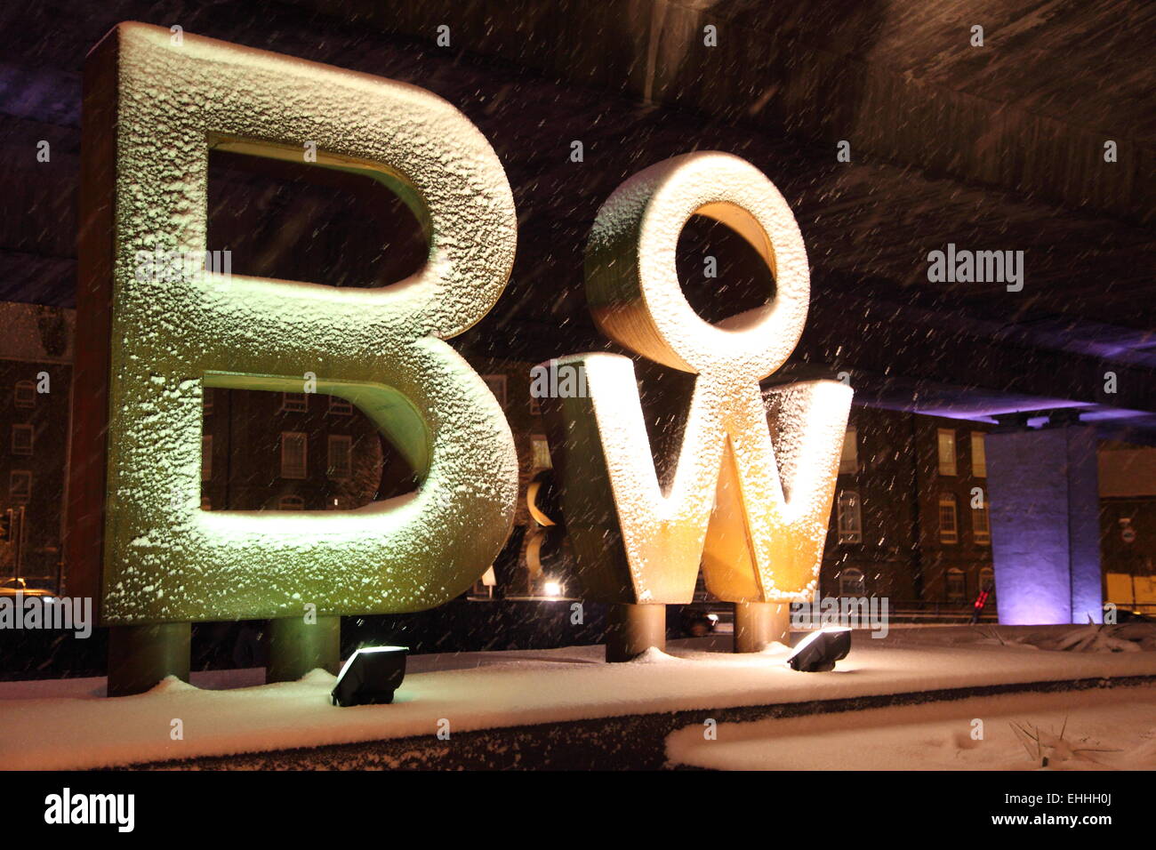 Cartello di prua a East London con neve Foto Stock