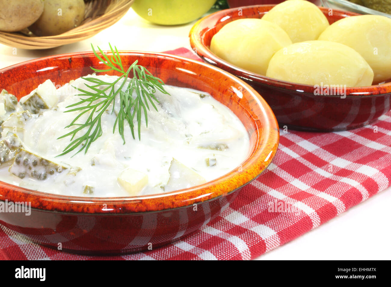 Crema marinato Aringhe con patate camicia Foto Stock
