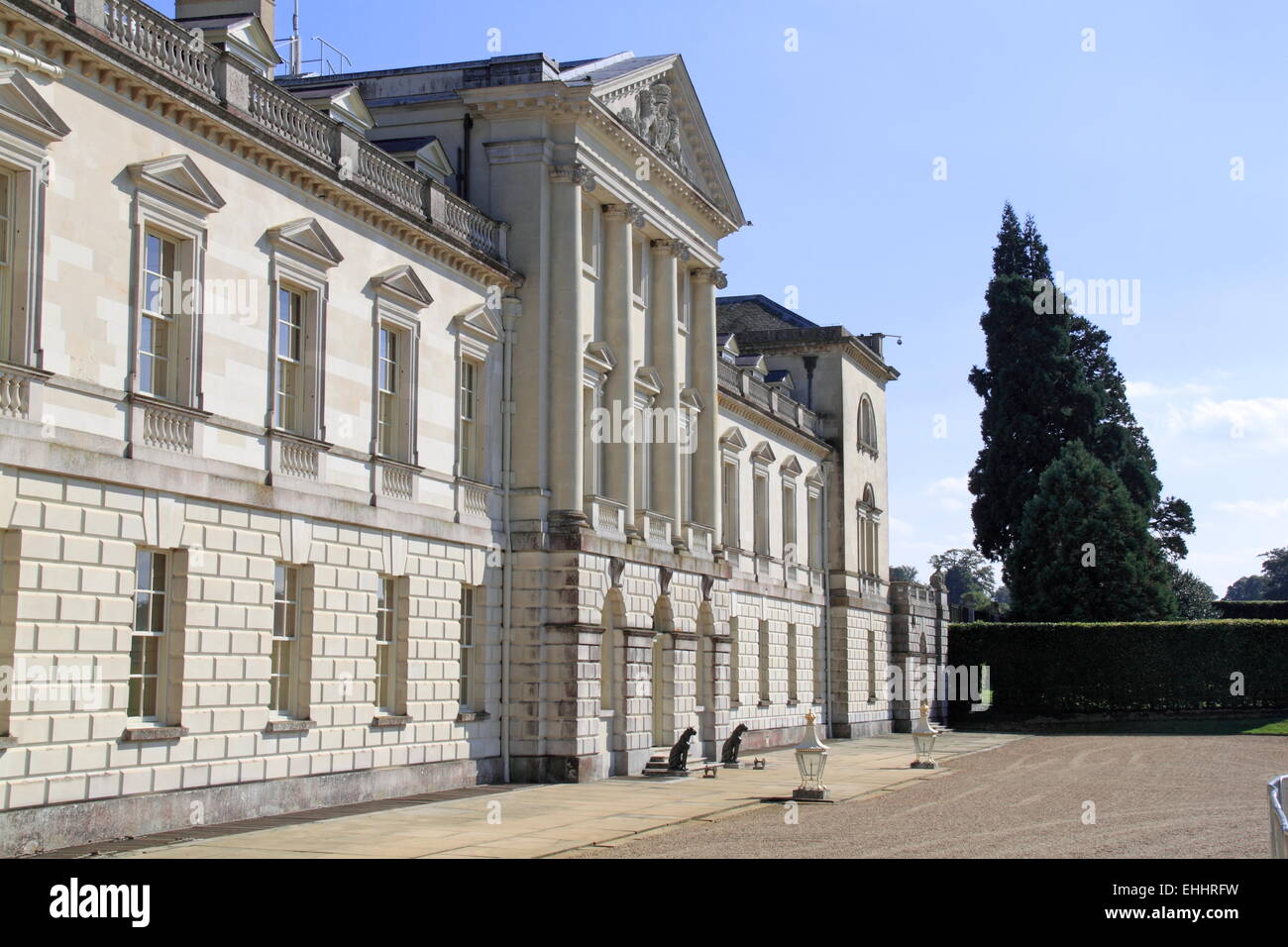 La facciata occidentale, Woburn Abbey, Bedfordshire, Inghilterra, Gran Bretagna, Italia, Regno Unito, Europa. Foto Stock