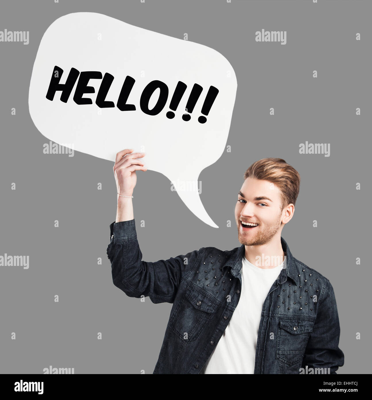 Buona ricerca giovani dire ciao con un palloncino di parlato Foto Stock