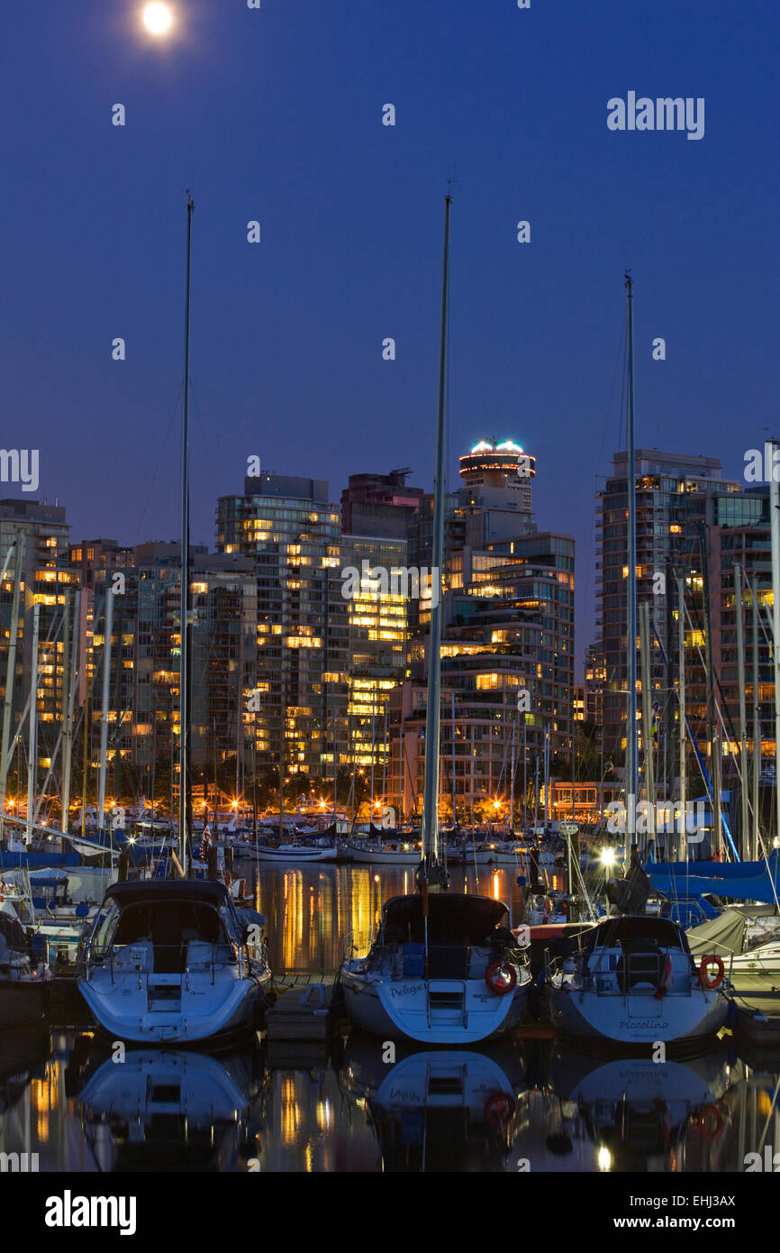 COAL HARBOUR DAL ROYAL VANCOUVER YACHT CLUB PARCO STANLEY skyline di downtown Vancouver British Columbia CANADA Foto Stock