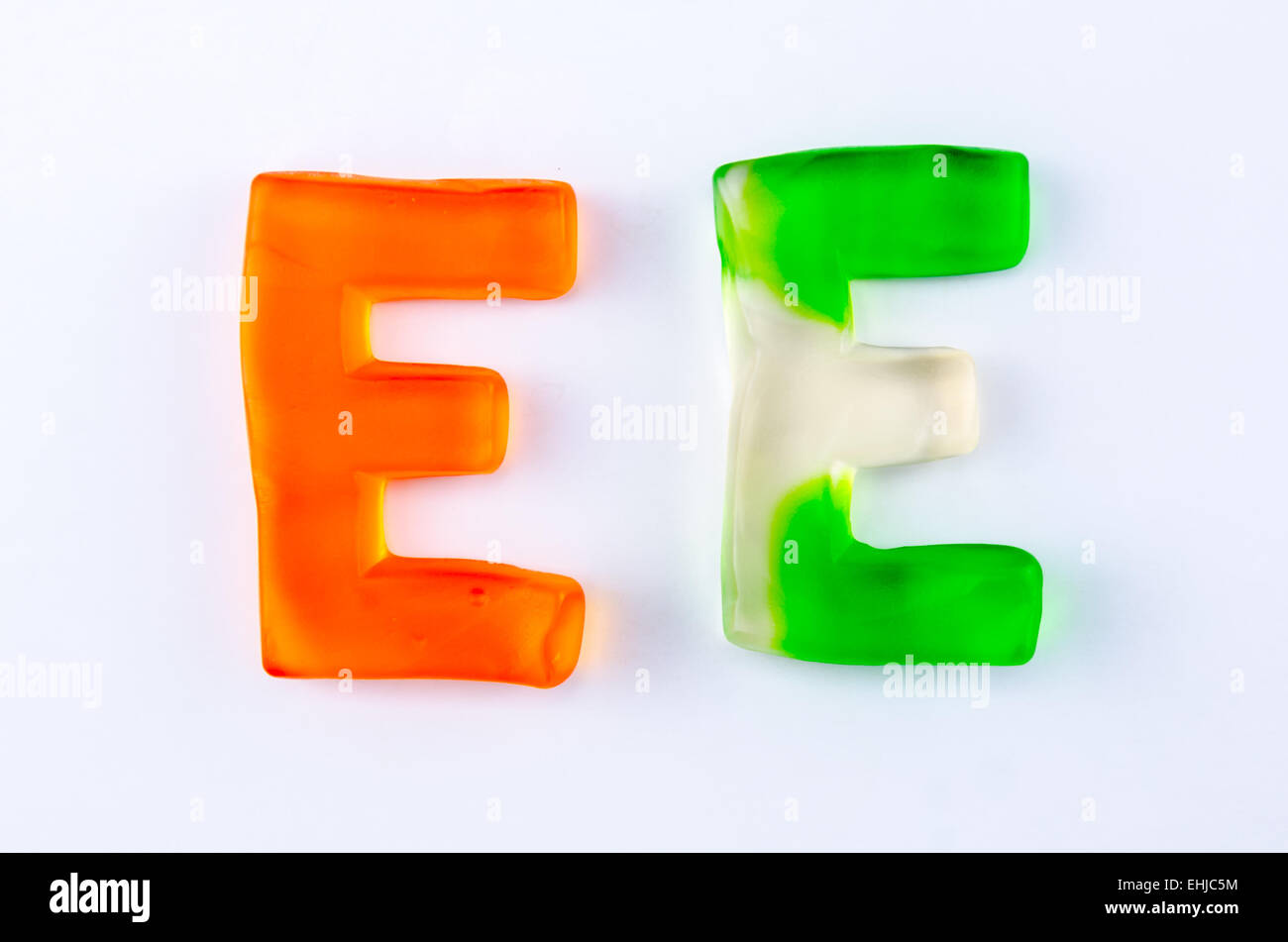 Un insieme di due lettere gommoso a forma di E Foto Stock