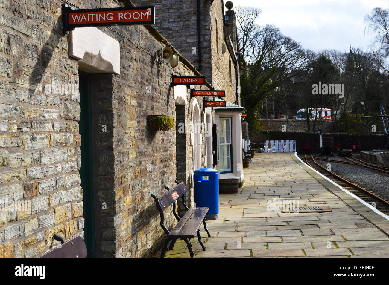 La piattaforma a Alston stazione sul South Tynedale railway. Foto Stock