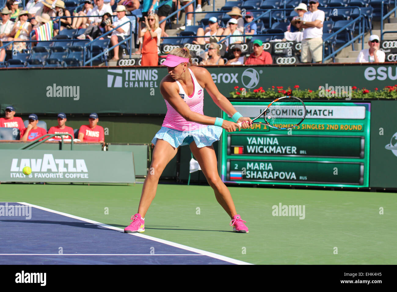 Indian Wells, California, Stati Uniti d'America. Il 14 marzo 2015. Il russo tennista Maria Sharapova sconfigge Yanina Wickmayer (Belgio) in Donne Singoli Secondo turno al BNP Paribas Open a Indian Wells. (Punteggio 6-1 7-5) Foto: Yanina Wickmayer Credito: Werner Fotos/Alamy Live News Foto Stock